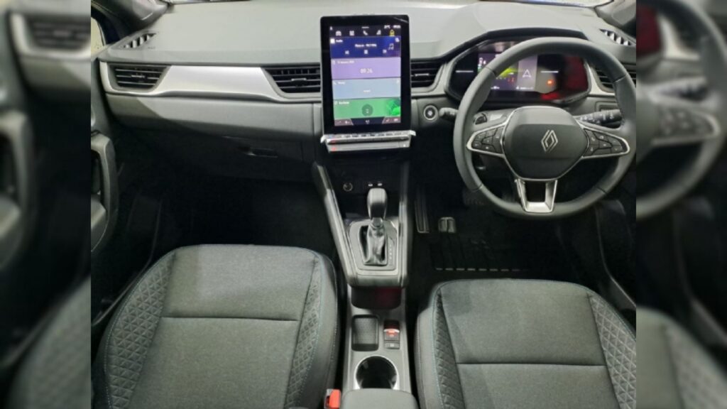 Renault Captur interior seats and infotainment